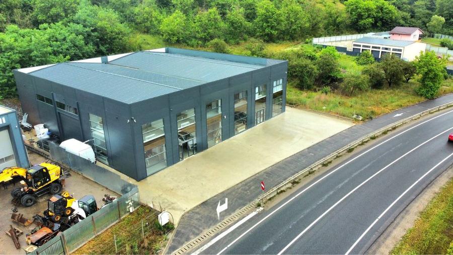 Hala/spatiu comercial, 1200 mp utili, 1600 mp teren liber, zona Baciu, Cluj