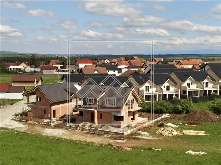 Casa individuala, 487 mp teren, finisata la alb, 147mp utili, Cristian