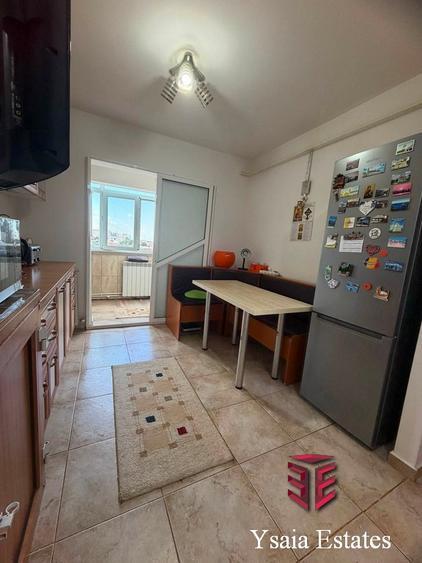 INEL 2 - EXCLUSIVITATE LA VANZARE - 3 CAMERE SEMI CONFORT MAXIM - GAZE - PARCARE