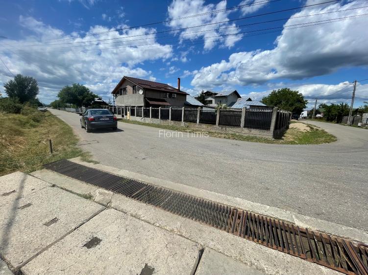 Vând teren intră și extravilan sat nou lipanesti cu toate utilitățile la poarta - 3