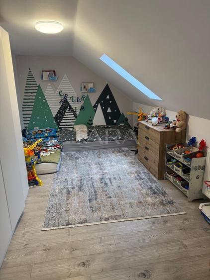 Apartament 4 camere pe două niveluri, 98 mp – Baciu, zona Regal.