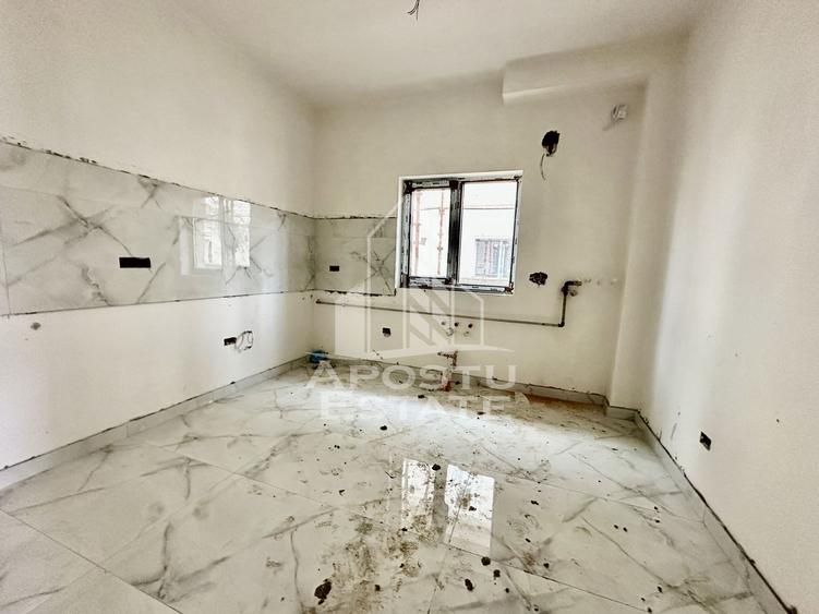 Duplex cu 5 camere situat la intrare in Giroc