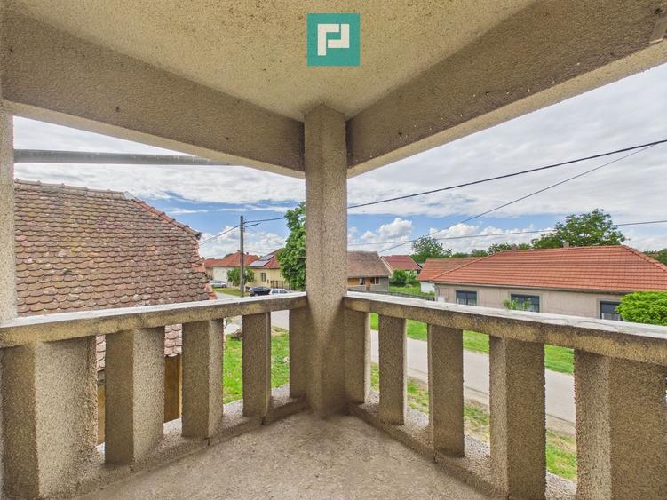 Casă P+M cu grădină generoasă în Ineu