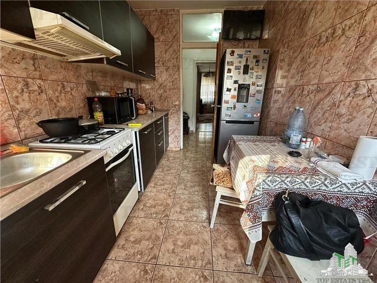 Apartament 3 camere de vanzare langa metrou zona Aviatiei Bucuresti