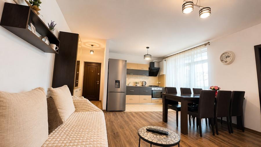 Apartament Modern De Vanzare | 2 Dormitoare | Parcare | Balcon x 2 | Etaj 2/3