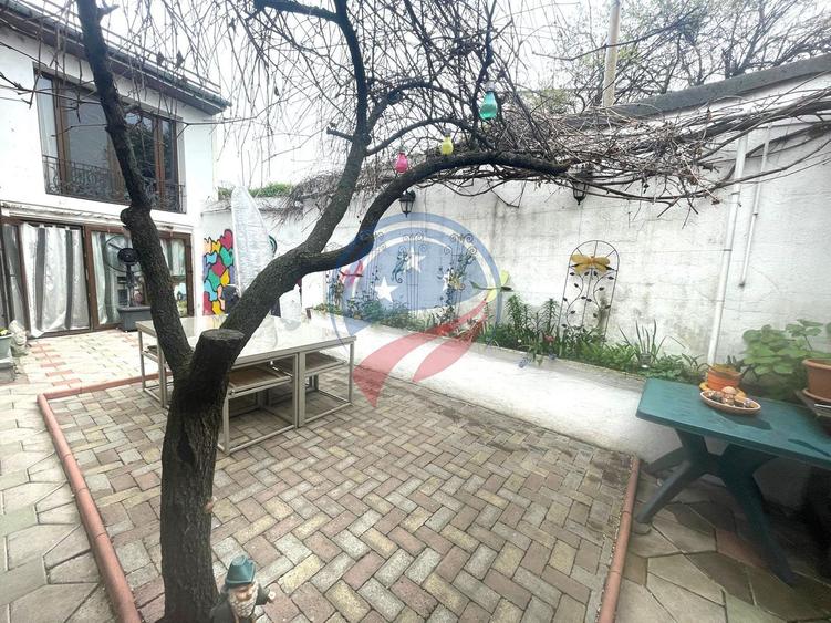 Casa 9 camere, zona Ultracentrala