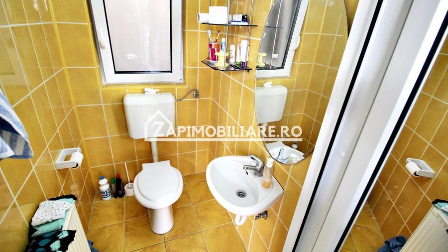 Casa 5 camere,3 băi,180 mp.teren 371 mp.Central