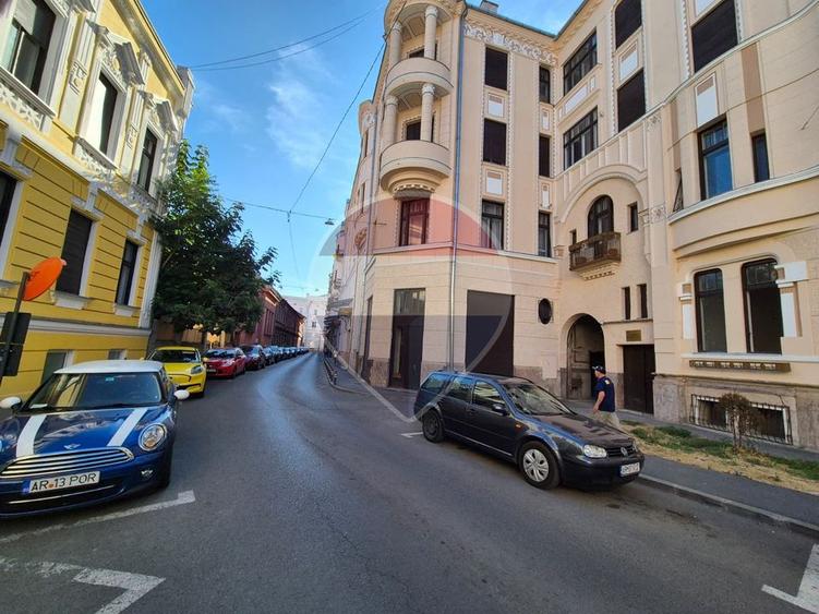 Spațiu comercial cu mezanin în Palatul Bohuș – ultracentral Arad