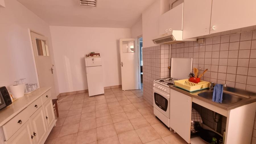 Apartament 3 camere centru 79000 Euro