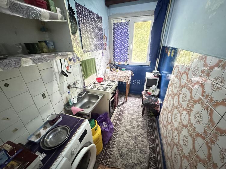 Apartament 3 camere zona Km 4 5 - 5