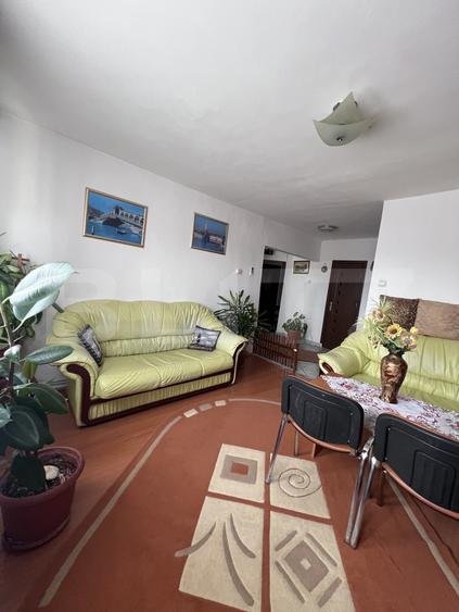 Apartament 3 camere, 65 mp, zona Materna