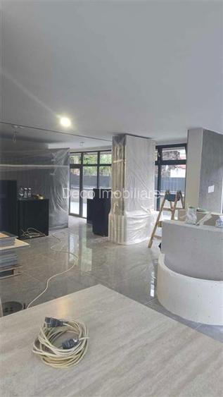 Spatiu comercial 124 mp, vitrina la strada s parcare - 4