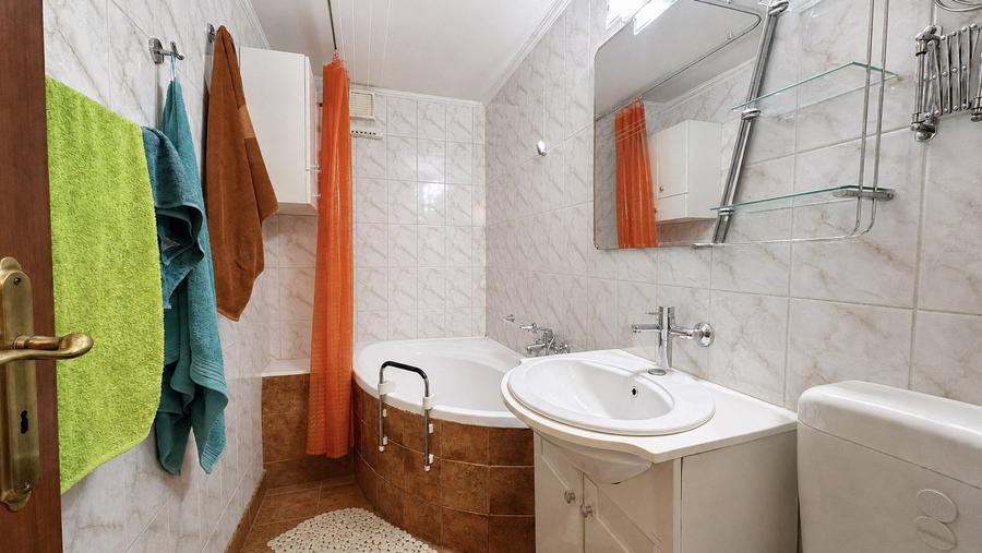 Brancoveanu - apartament cu 3 camere hol H, COMISION 0