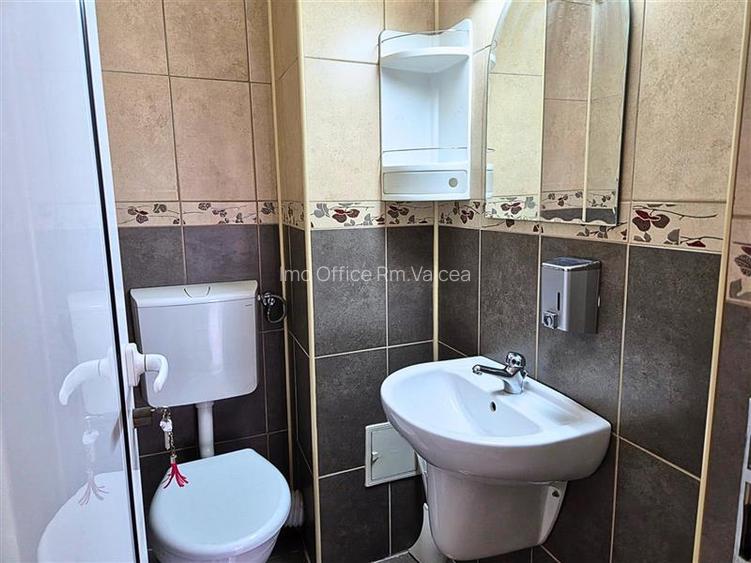 OSTROVENI - Etaj 1 - Spatiu cu vizibilitate stradala - Cabinet medical/birouri - 8