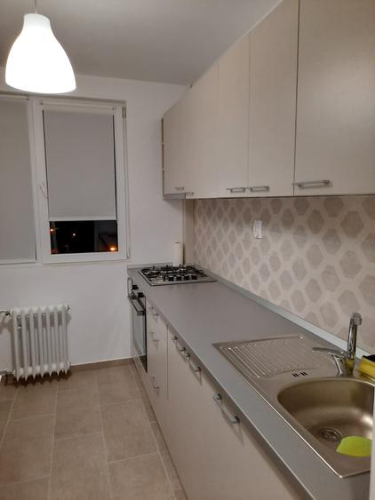 Inchiriere apartament 2 doua camere - decomandate etaj 3/4 Titan