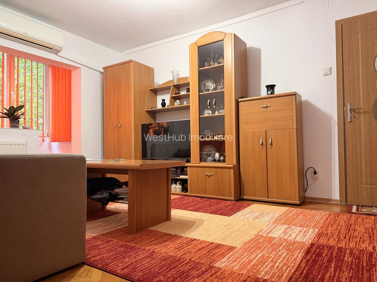Apartament 2 camere, decomandat, 42 mp utili, etaj 1 - Girocului