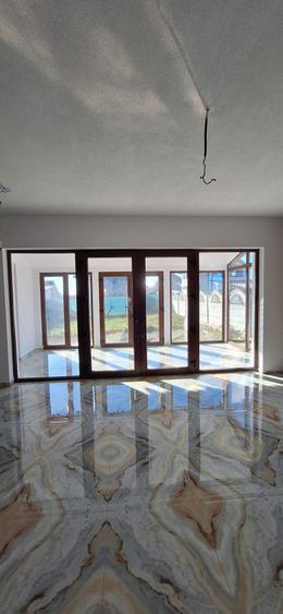 189500 euro!!!Comision zero. Duplex P+1E Giarmata de vanzare sau schimb