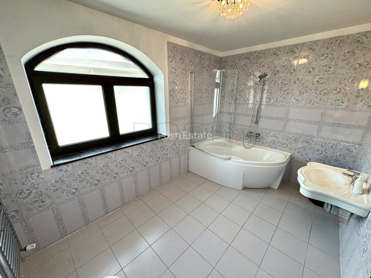 Vilă reprezentativă, 8 camere, 5 băi,  Rezidență,  Office, Mixed Use - 8