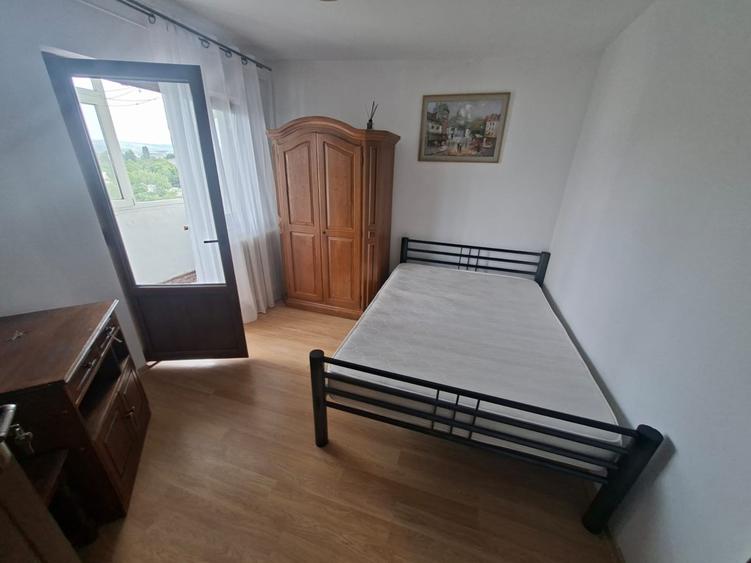 Apartament 2 camere decomandat, zona Podu de Fier