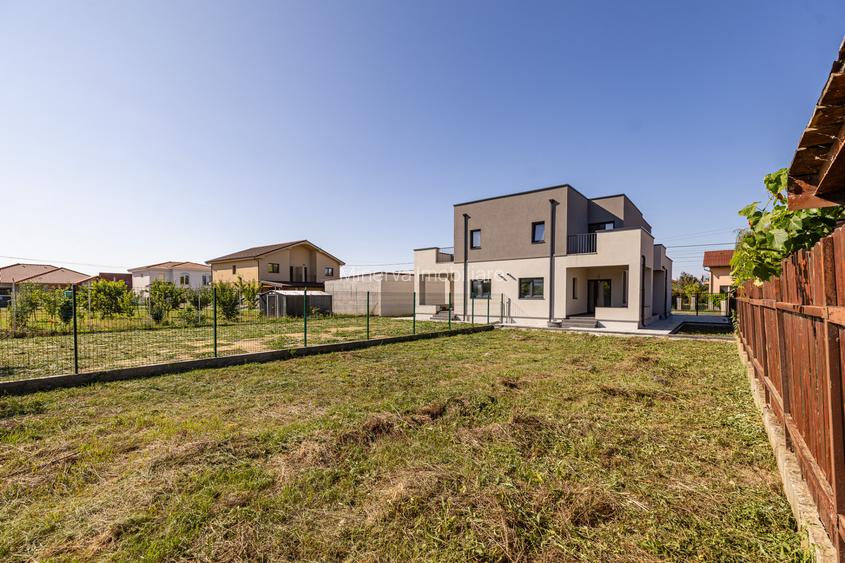 Duplex P+E în Moșnița Nouă, 3 dormitoare, 3 bai, teren 403 mp. Comision 0%