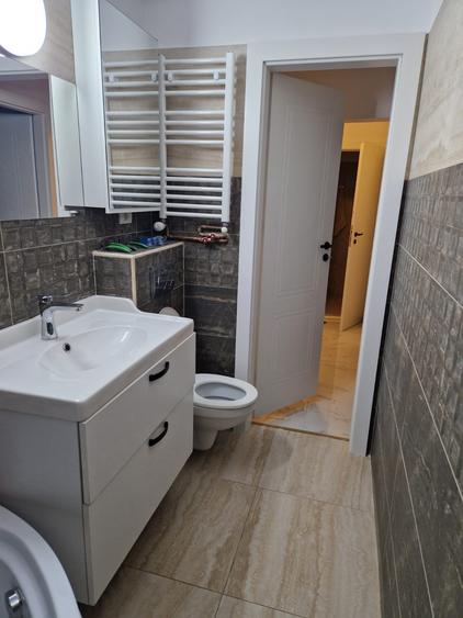 Brancoveanu-Imparatu Traian-Apartament de 3 camere-decomandat
