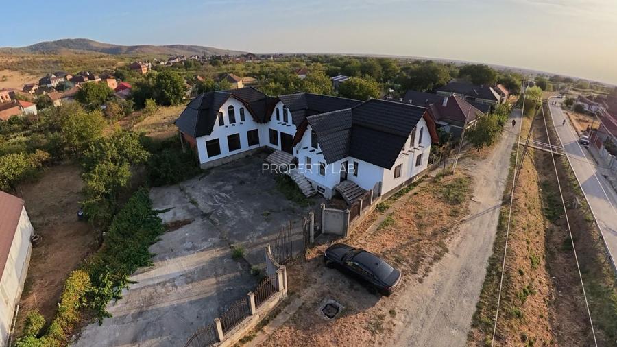 Casă 465 mp  cu posibilități multiple în Covăsânț - 3