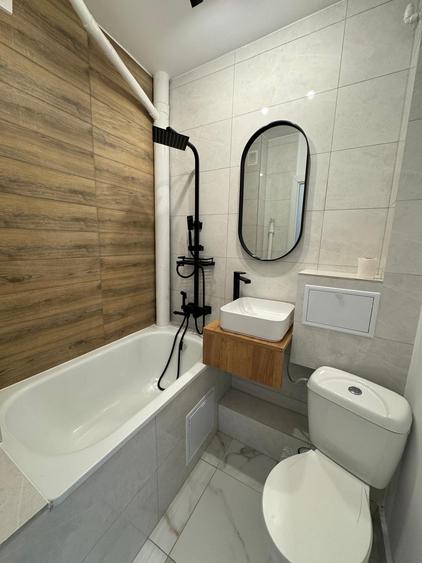 Apartament cu 2 camere, parter, zona Podu Ros