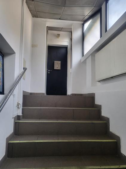 Zona C.A. Rosetti str. General Praporgescu, Demisol inalt pentru firma, birou