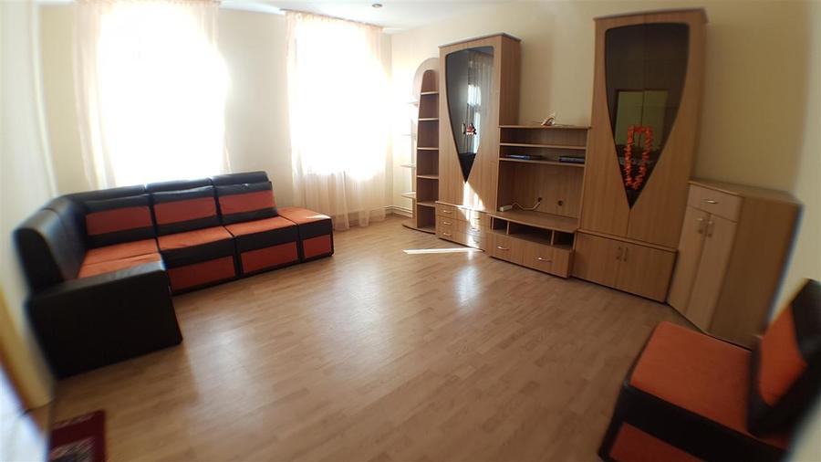 Casa cocheta, 2 camere mobilata si utilata, zona Piata Unirii