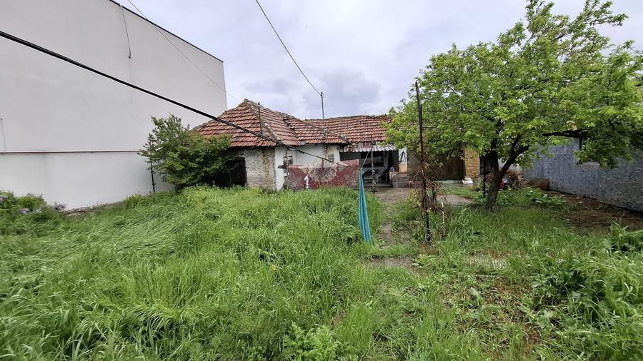 Palazu Mare - Teren 420 mp + casa renovabila /demolabila