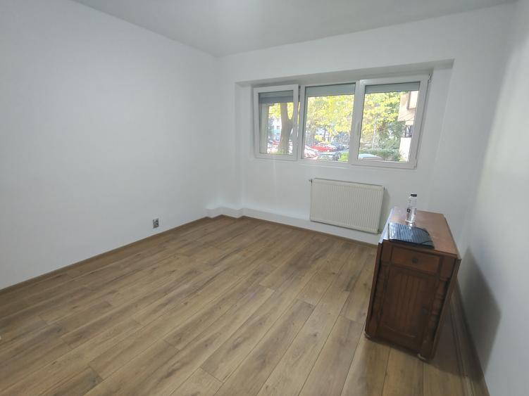 Spatiu comercial | Tineretului | 4 camere | Decomandat | Centrala | AC