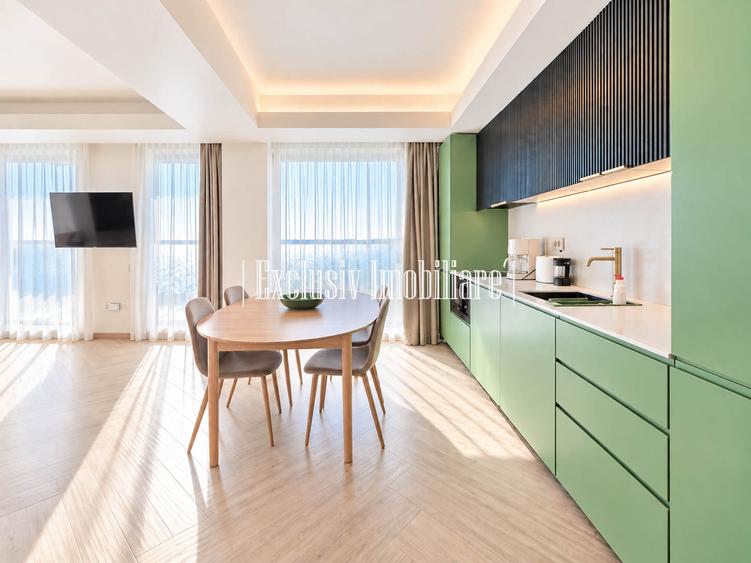 Priveliste Panoramica la Lacul Siutghiol - Apartament de Lux cu Parcare Privata