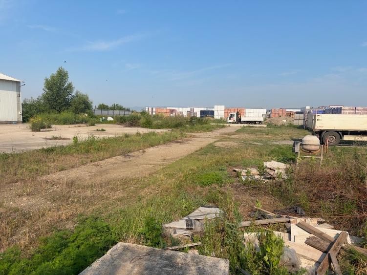 HALĂ INDUSTRIALĂ + TEREN DE VÂNZARE – 360 mp hală + 2.500 mp teren | Acces E60