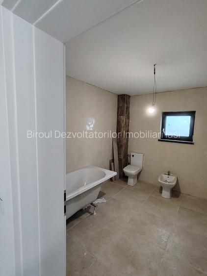 Casa  mare, luminoasa, spatioasa cu 5 camere, doua bai, 400 mp teren, Bucium - 16