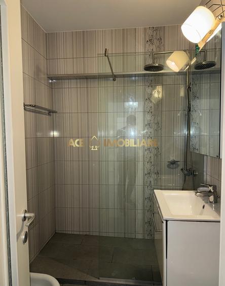 2 Camere de inchiriat | Universitate | Metrou | Centrala | Mobilat |