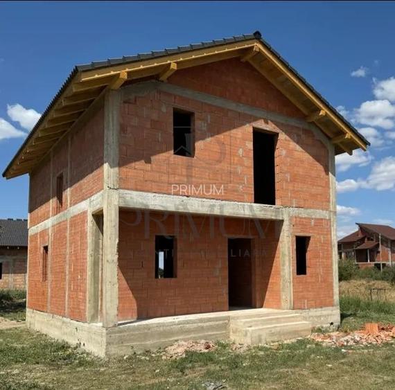 Casa la rosu - zona buna - 2