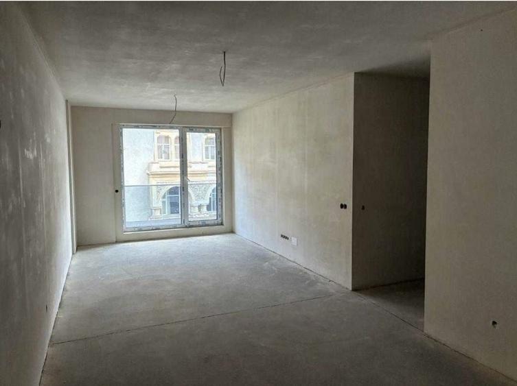 Apartament decomandat | 3 camere | 2 băi |M. Viteazul