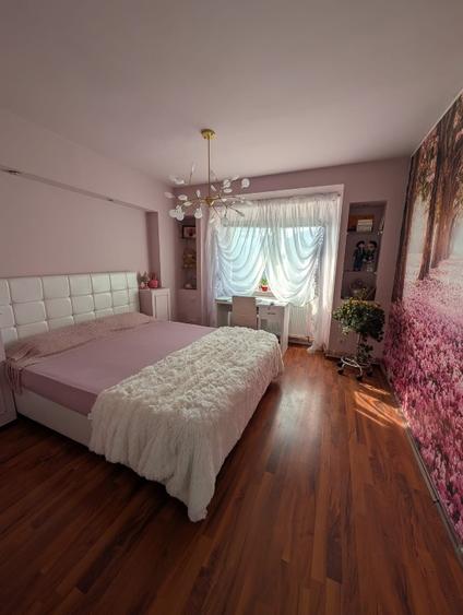 Calitate și spațiu: elegant, 90 mp, 1989, centrală proprie, parcare, priveliște