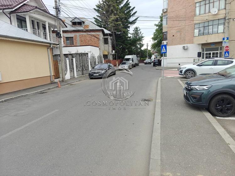 Proprietate cu potențial comercial – casă și teren în zona Clubul Politistilor /
