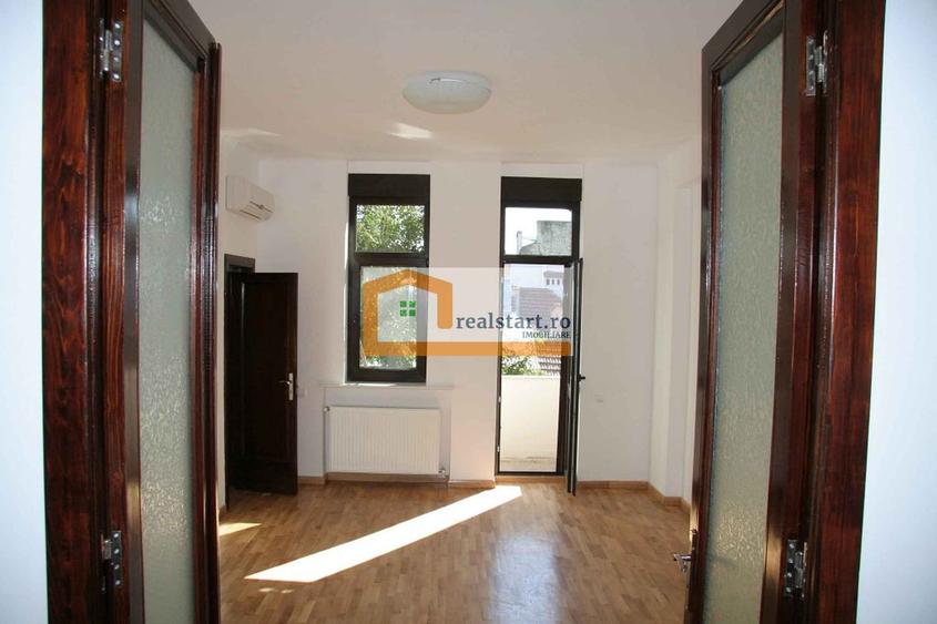 Polona - Pta Romana, Exclusivist, Metrou Pta Romana la 600m distanta
