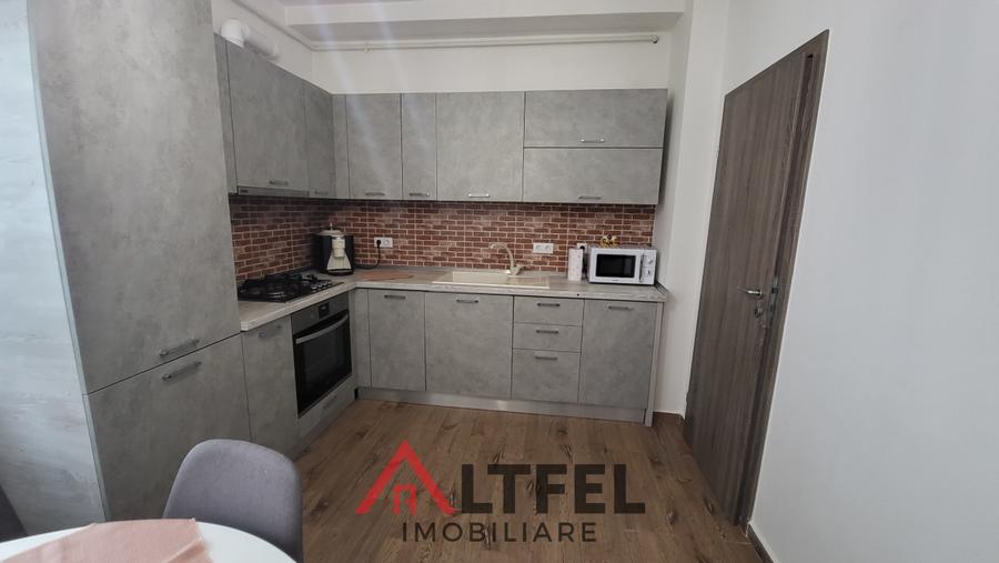 Apartament 2 camere etaj cu loc de parcare de inchiriat str Deventer