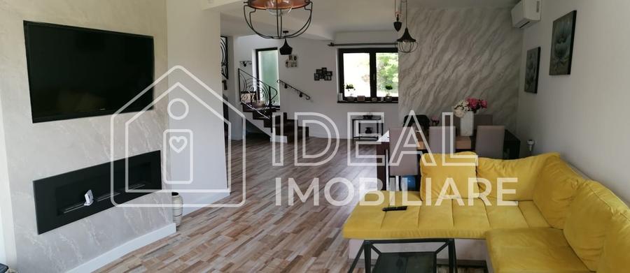 Casa moderna cu 4 camere, La CHEIE in Poplaca