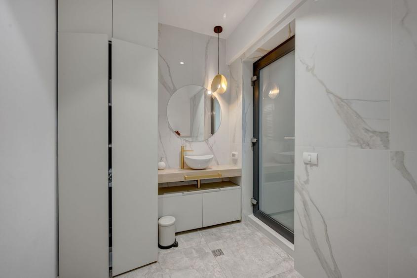 Apartament spectaculos 4 camere | 150 mp utili + terasă generoasă 70 mp | Delea