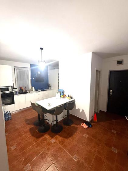 Apartament cu 4 camere 90mp+garaj sub bloc finisat mobilat 150000 eur neg