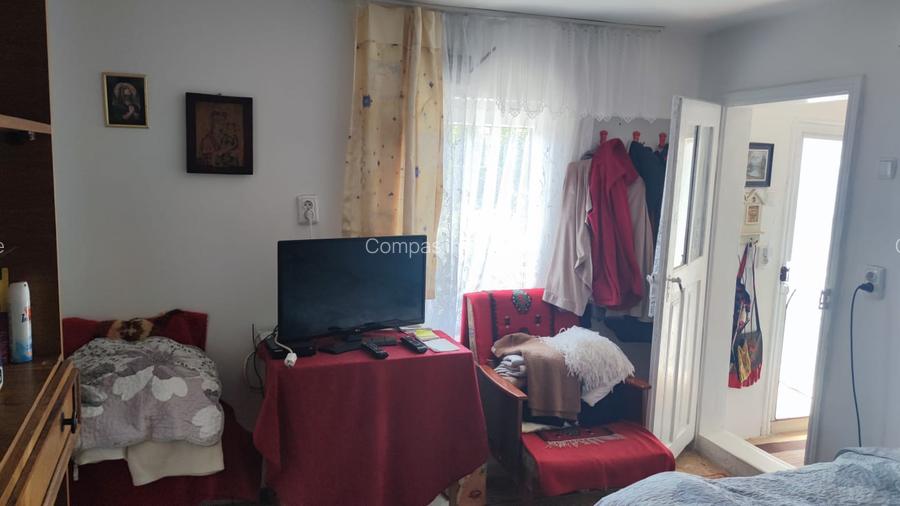 Casă bătrânească în Davideni – curte generoasă de 2.000 mp - 16