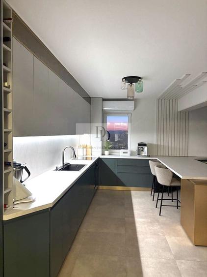 Apartament deosebit cu 4 camere | Terasă spectaculoasă | Bună Ziua