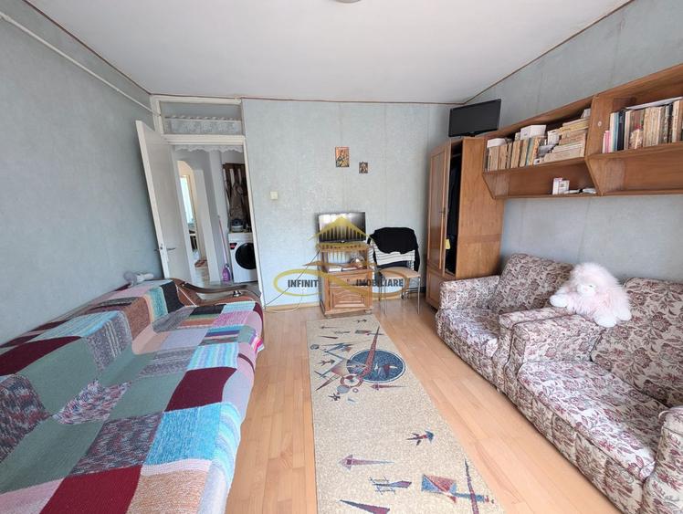 Apartament 3 camere decomandate, str.9 Mai
