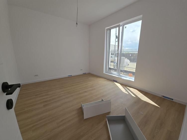 Casa 4 Camere | 800 M de Blv. | Cartierul nou