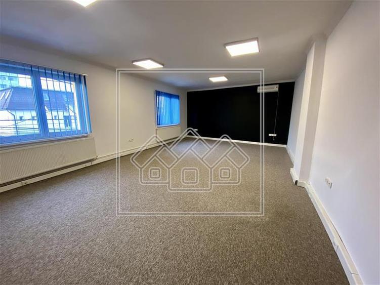 Spatiu de birouri - 3 camere, 2 bai - zona Centrala