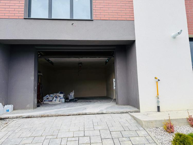 Duplex semifnisat, 202 mp utili, teren 261, panorama, zona strazii Teilor!